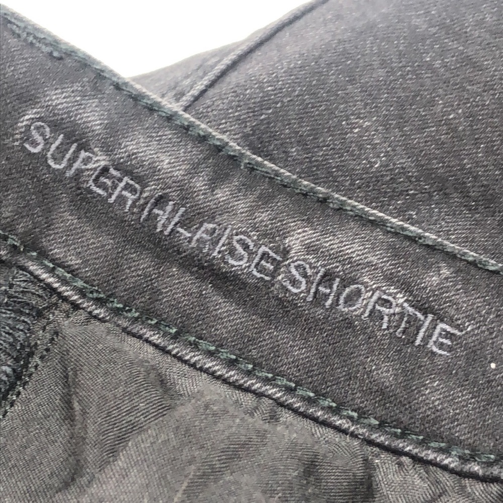 BUTTONFLY AMERICAN EAGLE SUPER HI-RISE SHORTIE JEAN SHORTS 6/28 ⭐️ - Picture 4 of 11